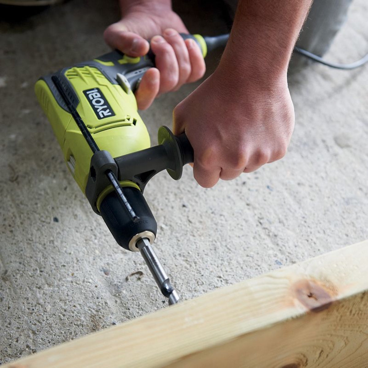 Trapano a Percussione Ryobi 800W con Valigetta