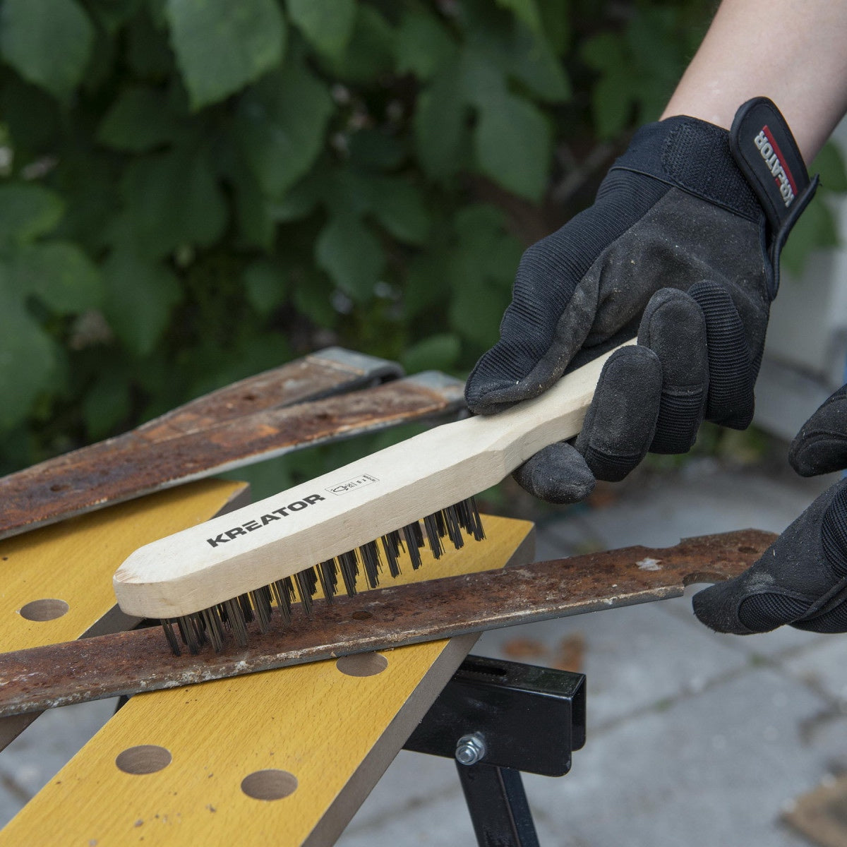 Spazzole in Acciaio con Manico in Legno 3