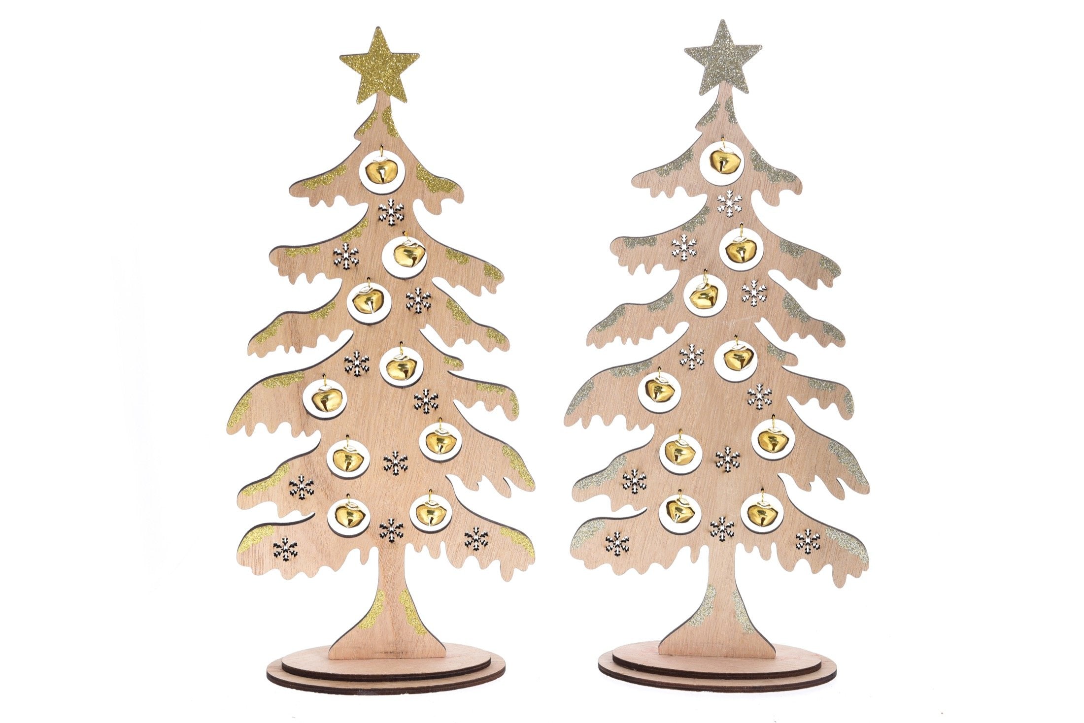 Albero natalizio in legno con campanelline con neve glitter