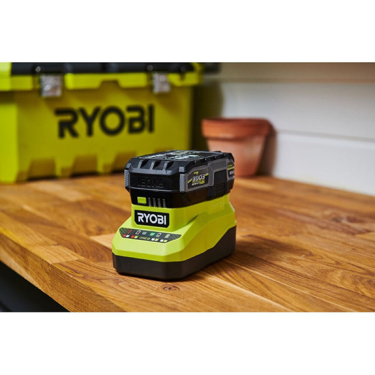 Caricabatterie Ryobi ONE+ 18V 2,0A