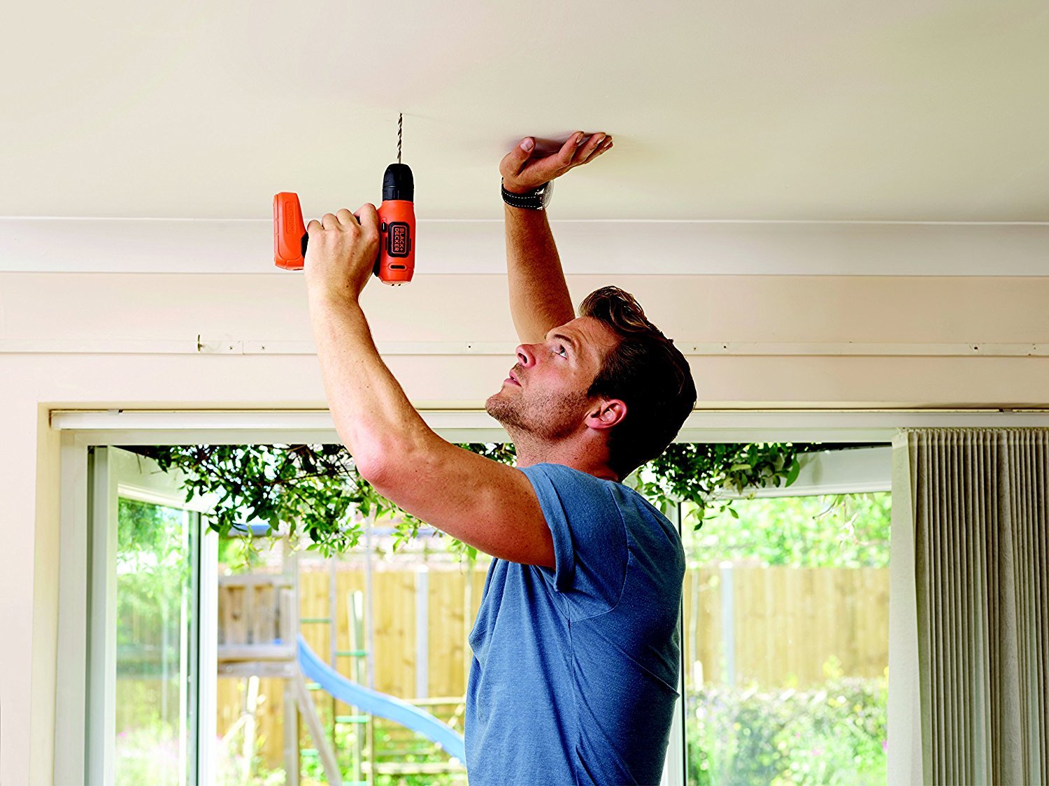 Trapano avvitatore Black&Decker BDCD8 4