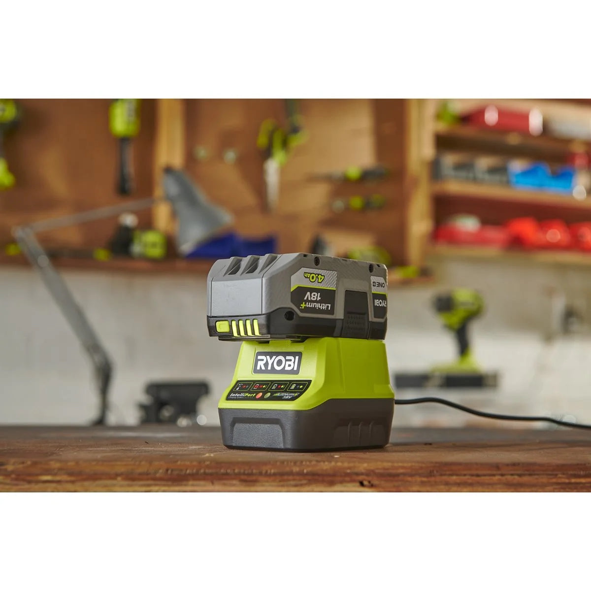 Starter Kit Ryobi ONE+ 18V Batteria 4,0Ah + Caricabatterie 2