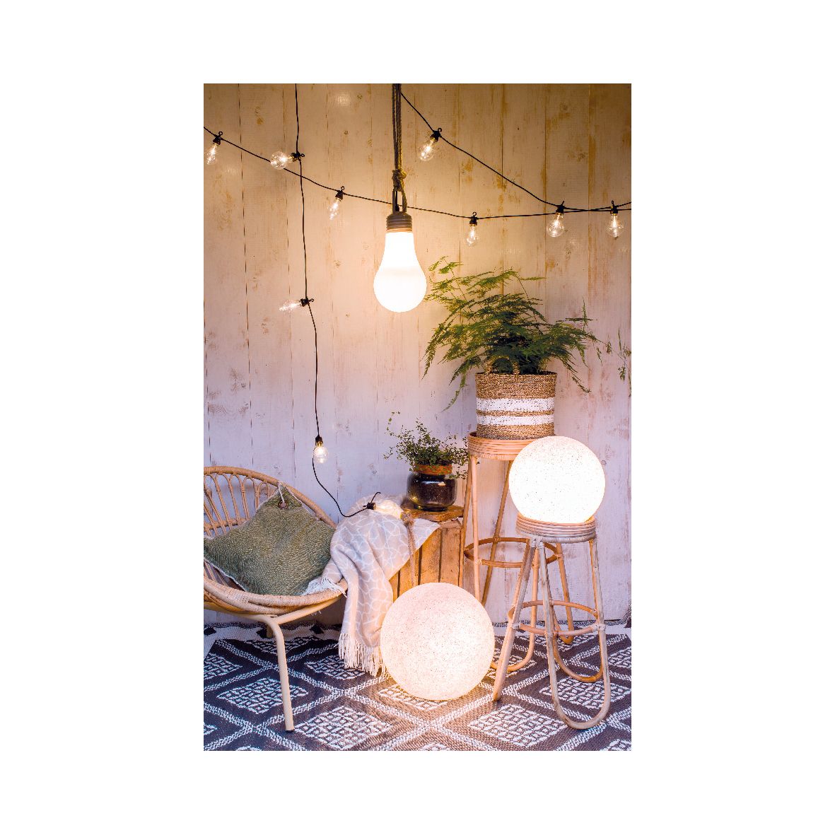 Lampada a sfera segnapasso