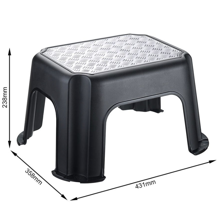 Sgabello con superficie in alluminio